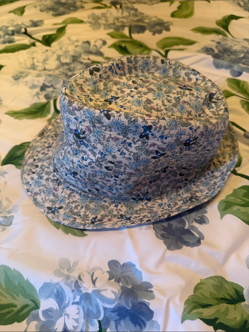 Floral Cotton Bucket Hat in Blue and Cream